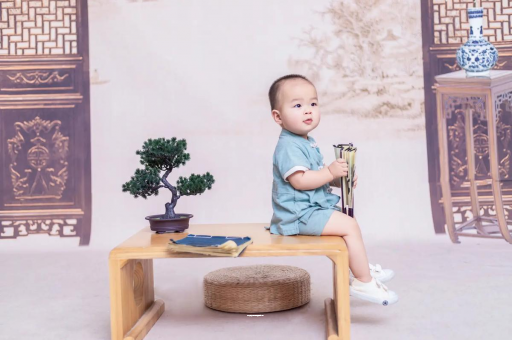 河池孕妇肚子上的黑线